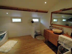 Bathroom - Holiday House With Swimming Pool Near the Beautiful City of Aix-en-provence (Gemenos)