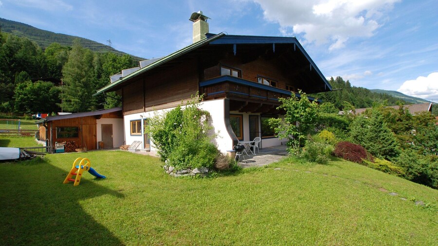 Scenic Apartment in Neukirchen am Großvenediger near Ski Area