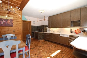 Apartment | Eigene Küche | Hochstuhl