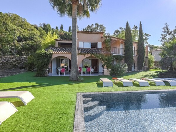 Villa | Exterior - Spacious Villa in Plan de la Tour With Swimming Pool (Plan-de-la-Tour)