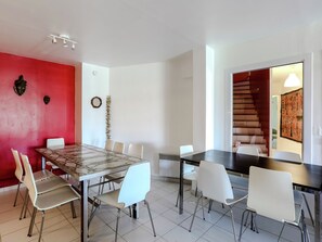 Dining - Spacious Villa in Plan de la Tour With Swimming Pool (Plan-de-la-Tour)