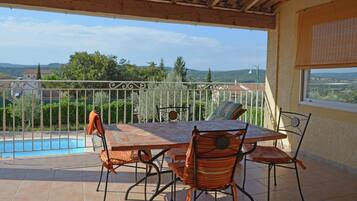 Villa | Outdoor dining