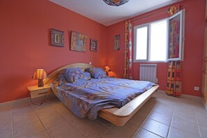 3 bedrooms, individually furnished - Tranquil Villa With Pool View (Saint-Laurent-de-Carnols)