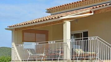 Villa | Balcony