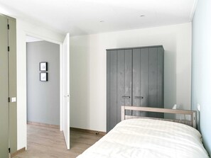 Nhà | 7 phòng ngủ, trang bị nội thất với thiết kế riêng biệt, bộ trải giường 