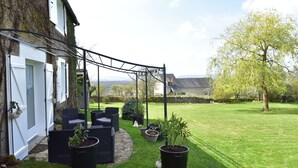 Unclassified image, 2 of 37, button - Charming Holiday Home in Saint-franchy Near Forest (Saint-Franchy)