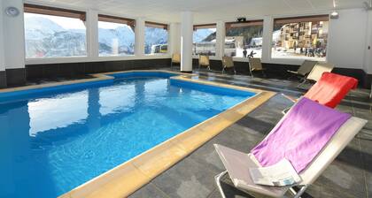 Alpine Stay With Balcony