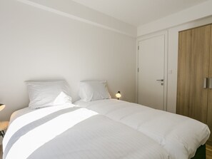 Chalet | 2 bedrooms, individually furnished, internet, bed sheets - Modern Forest Chalet (Enter)