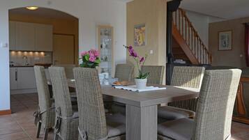 Villa | Dining