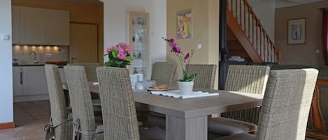 Villa | Dining