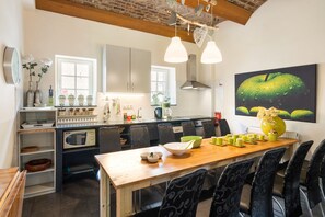 Apartment | Eigene Küche | Hochstuhl
