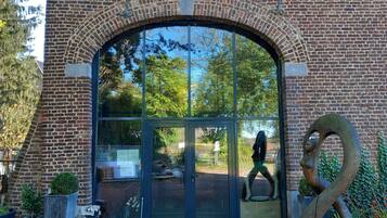 Apartment | Reception