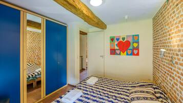 Appartement | 5 slaapkamers, individueel gemeubileerd, beddengoed