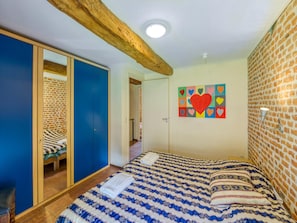 Departamento | 5 habitaciones, muebles diferentes y ropa de cama