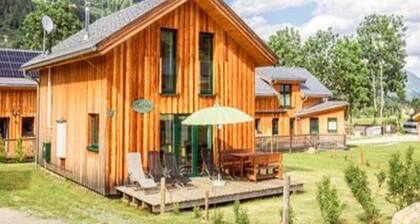 Lavish Chalet in Sankt Georgen With Jacuzzi