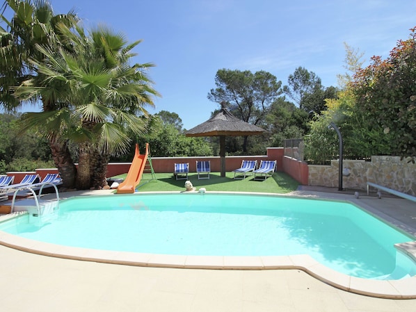 Outdoor pool - Modern Villa in Roquebrune-sur-argens With Swimming Pool (Roquebrune-sur-Argens)