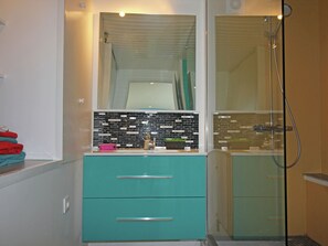 Villa | Bathroom | Shower - Modern Villa in Roquebrune-sur-argens With Swimming Pool (Roquebrune-sur-Argens)