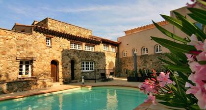 Modern House With Roof Terrace, Near the Popular St. Maxime