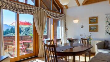 Apartment | Dining