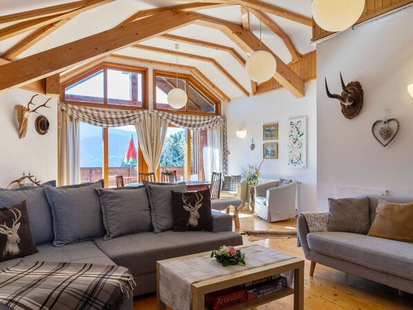 Apartment | Living area - Apartment in St. Stefan Near Nassfeld Ski Area (Sankt Stefan im Gailtal)