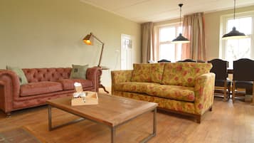 House | Living room | DVD player