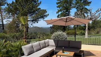 Villa | Balcony