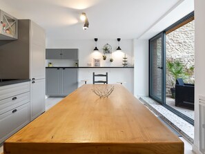 Dining - Fascinating Apartment in Bayeux With Communal Terrace/living Room and Kitchen (Bayeux)