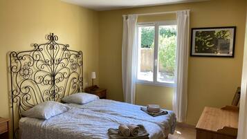 3 bedrooms, individually furnished, bed sheets