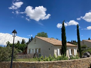 Exterior - Comfortable Villa With Jacuzzi (Montbrun-des-Corbières)