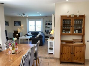 Dining - Comfortable Villa With Jacuzzi (Montbrun-des-Corbières)