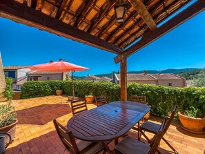 Balcony - Cozy Holiday Home in Cogolin With Private Pool (Cogolin)