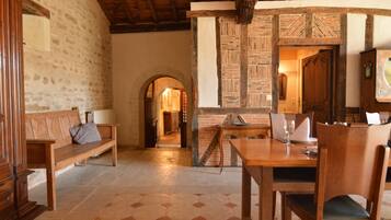 House | Tempat makan