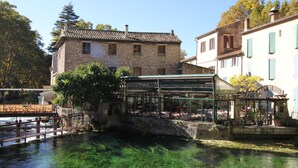 Unclassified image, 3 of 25, button - Provencal Holiday Home With Private Pool on 3000 m2 of Garden, in the Middle of the Luberon (Lagnes)