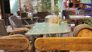 Unclassified image, 4 of 25, button - Provencal Holiday Home With Private Pool on 3000 m2 of Garden, in the Middle of the Luberon (Lagnes)