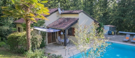 บ้านพัก | สระว่ายน้ำ