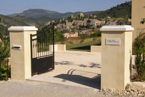 Cycling Escape in Montbrun