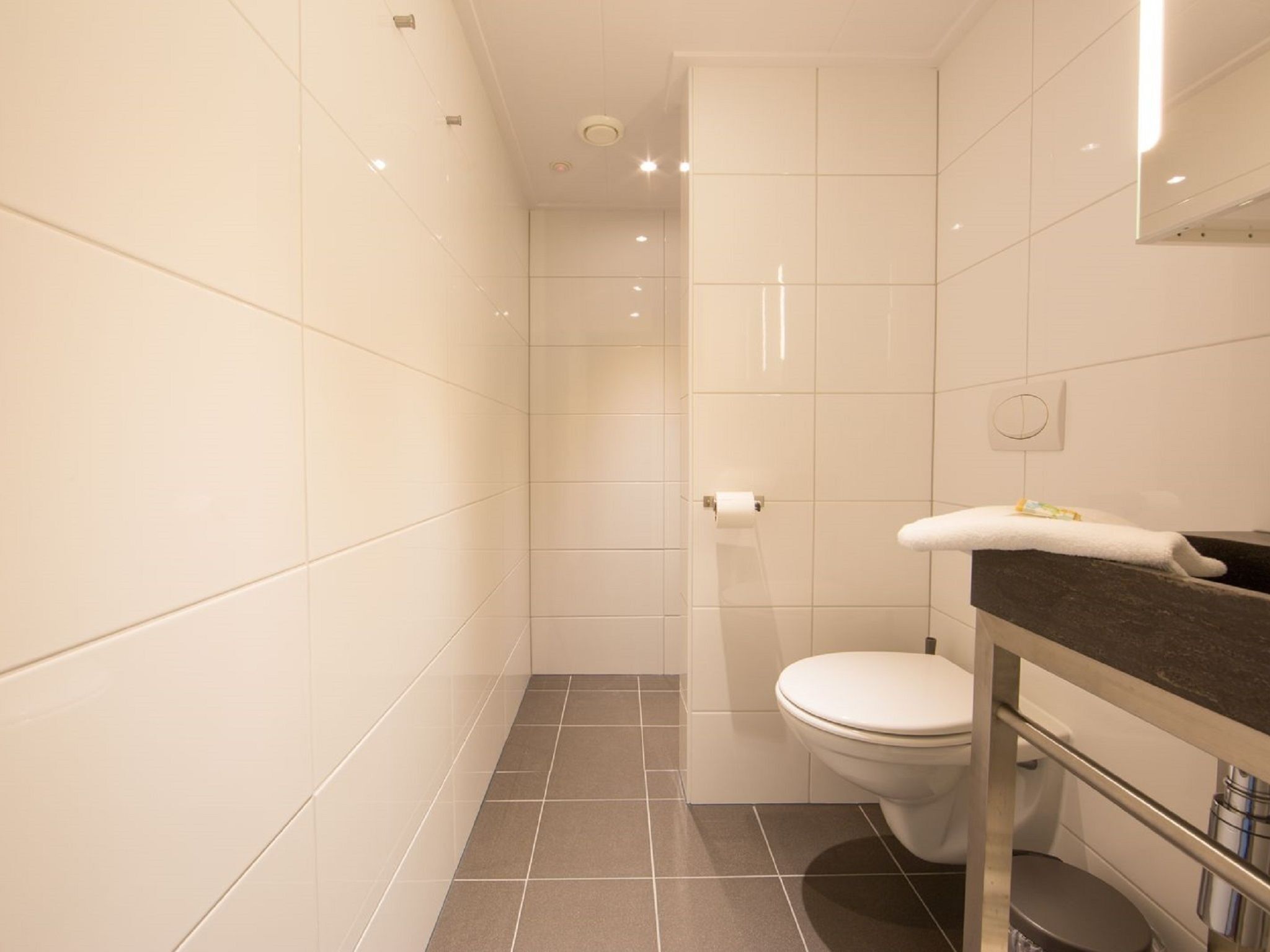 Apartment | Bathroom | Shower, towels