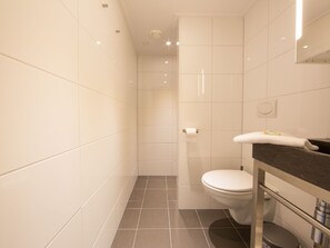 Apartment | Badezimmer | Dusche, Handtücher