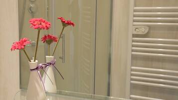 Apartment | Bilik Mandi