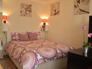 Apartment | Room amenity - Modern Bayeux Hideaway (Bayeux)