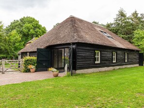 Exterior - Attractively Renovated Farmhouse From Around 1700 (Zegge)