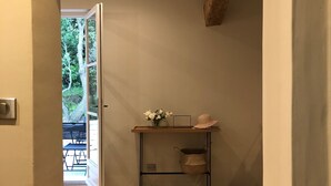 2 間睡房、獨特裝修、床單