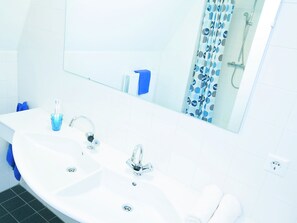 Ferienhaus | Badezimmer | Badewanne
