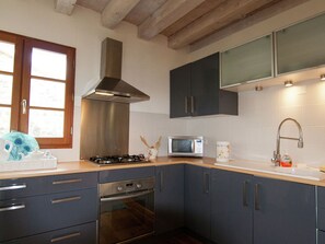 Private kitchen - Cottage in France With Covered Terrace (Roussines)