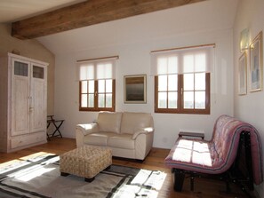 Room amenity - Cottage in France With Covered Terrace (Roussines)