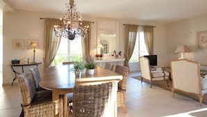 Unclassified image, 5 of 28, button - A Beautiful new Luxury Villa Close to Uzès (Flaux)