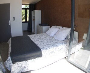 Villa | 3 bedrooms, individually furnished, bed sheets - Spacious Villa With Swimming Pool in Vagnas (Vagnas)