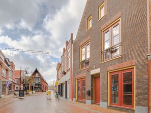 Exterior - Appealing Apartment in Dokkum for a Romantic Getaway (Dokkum)