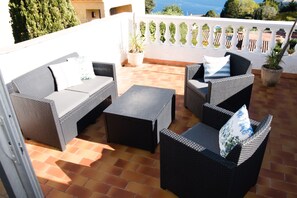 Balcony - Rural Villa With Shared Pool and Tennis Court (Theoule-sur-Mer)