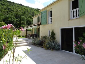 Villa | Exterior - Villa in La Tour-sur-orb With Pool & Garden (La Tour-Sur-Orb)